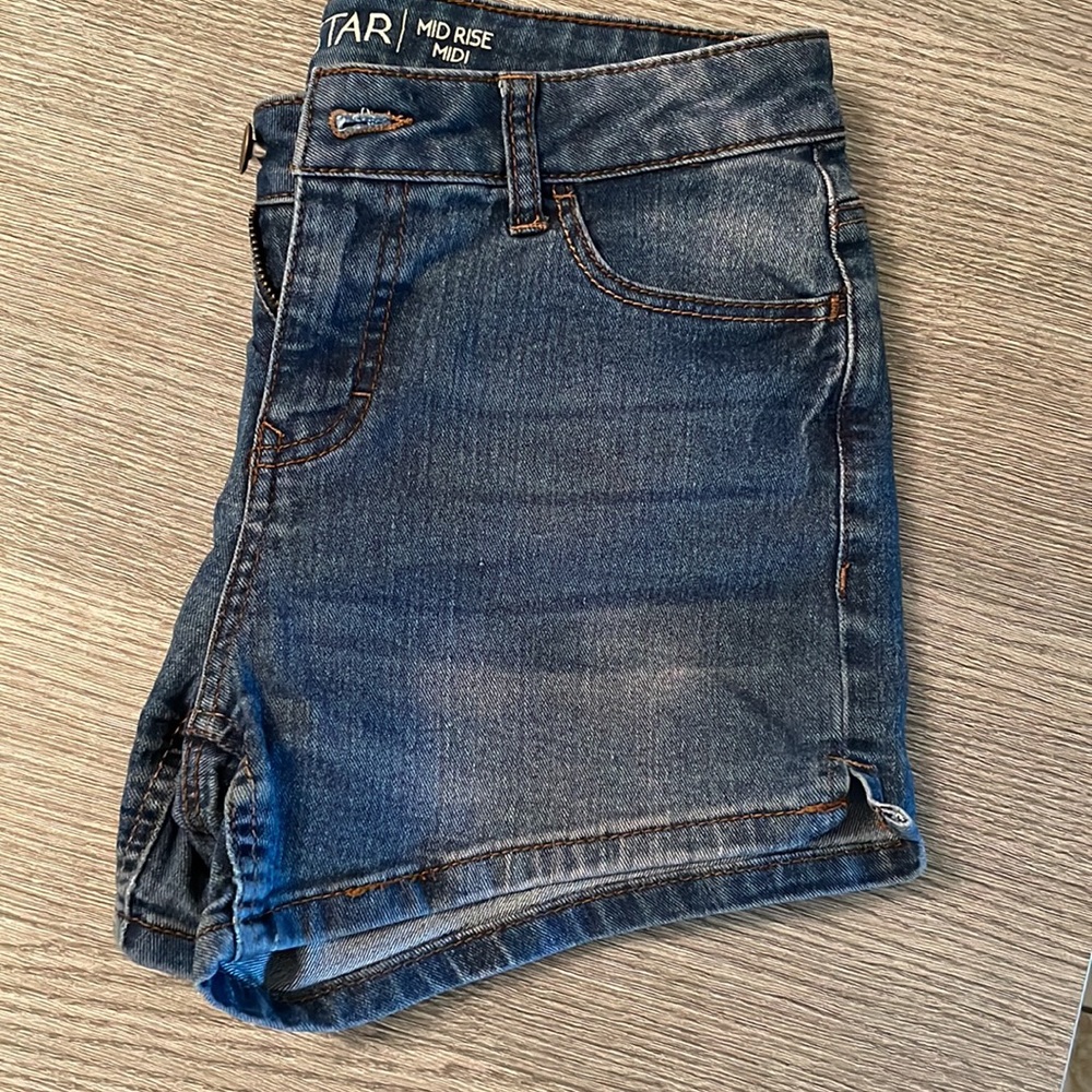 Jean Shorts - Picture 3 of 5